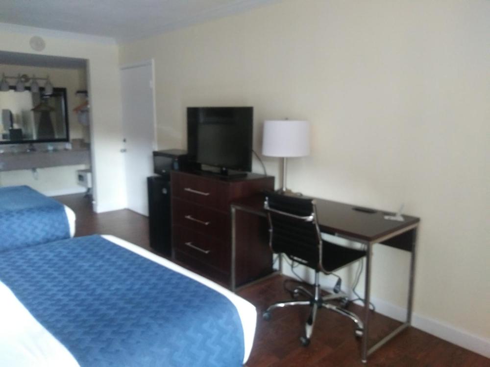 Deluxe Double Room interior